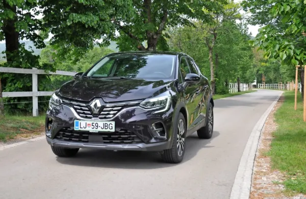 Francozi so pri snovanju druge generacije capturja konkretno 
zavihali rokave in na trg postavili zelo spodoben izdelek z veliko 
več uporabne vsebine.