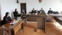 Marka Matića včeraj ni bilo na sodišče,  pritožbo njegove obrambe 
je senatu višjih sodnikov predstavila odvetnica Anja Zadnik 
(levo).