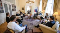 Predsednik Pahor je v pogovoru s predstavniki pobude Rešimo 
Goriško ocenil, da je sedaj pravi čas za  vzpostavitev posebnega 
statusa dveh Goric - Nove Gorice in italijanske Gorice.