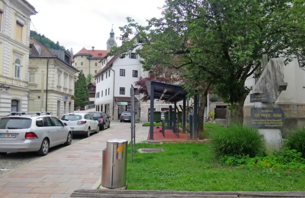 Opustela Idrija bo v soboto oživela z več kot 30 dogodki. V novih 
kolesarnicah bodo obiskovalcem na voljo tudi električna kolesa.