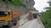Galerija v Zali je skoraj končana, kritične  državne ceste v občini 
Idrija pa   potrebujejo še precej več naložb.