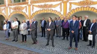 Vsi - prizadeti ob slabo pretočni  IV. cestni osi in odgovorni za 
državne ceste - so  za višja vlaganja v razvojno os,  o predlogu 
razpisa infrastrukturnih obveznic pa se niso izrekali.