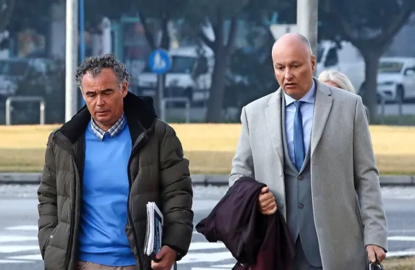 Bojan Frančeškin in njegov odvetnik Borut Kariž (desno) sta ves 
čas poskušala dokazovati, da v poslovanju ni bilo nič narobe in da 
Agraria ni bila oškodovana.