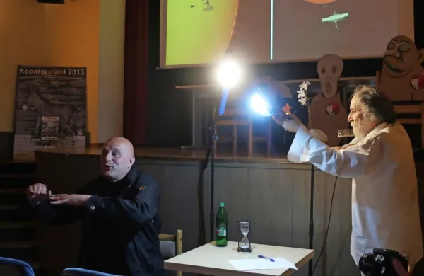 Dragan Živadinov in Marko  Brecelj na četrtkovem Četrtem četrtku v hrpeljskem kulturnem domu