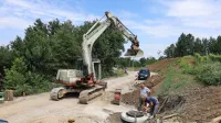 Gradbišče med Butari in Brezovico pri Gradinu je najbolj moteče 
ob vikendih, ko se po tej  cesti vije kolona vozil proti mejnemu 
prehodu s Hrvaško. 