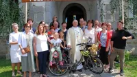 Antonu Ličanu so farani ob zlati maši podarili električno kolo, s 
katerim bo lažje opravljal svojo službo. 