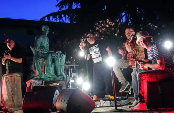 Dan D je nastopil v družbi Janeza Koprskega, ki daje ime prizorišču letošnjega  festivala. 
