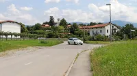 V Renčah imajo optiko do večine hiš, ta je tudi v delu Bukovice in 
Volčje Drage, na Vogrskem (na fotografiji) pa  še ni speljana.