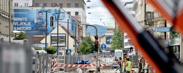 V sektorjih, kot so   logistika, kmetijstvo, zdravstvo, gradbeništvo, izobraževanje in znanost, je 13 odstotkov vseh delavcev tujcev.