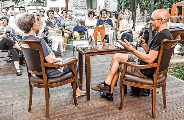 Gašper Kralj premierno o Škrbinah