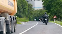 Minuli konec tedna so se v zgornje  Posočje  zgrnile trume 
motoristov, med katerimi je bilo veliko Slovencev ter Italijanov in 
Avstrijcev.