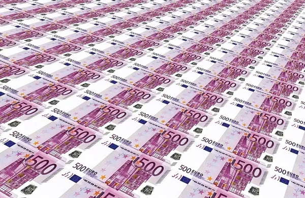 38 milijonov evrov premoženjske koristi so pridobili osumljeni iz 
obeh preiskav o davčni utaji.