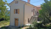 Koprska občina je obnovila rojstno hišo Alojza Kocjančiča v 
Kubedu in v njej uredila spominsko sobo s stalno zbirko.