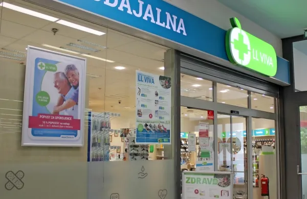 Lekarna Ljubljana je svojo enoto  zaprla konec leta 2018 in nato v 
istih prostorih lani odprla specializirano prodajalno LL Viva.