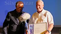 Danilo Markočič je v imenu občine Silvu Lazarju izročil denarno 
nagrado.