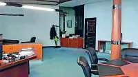V to pisarno se bo usedel novi direktor koprskega stanovanjskega 
sklada Zlatko Kuštra. Počakati mora še na soglasje k imenovanju, 
za katerega je zadolžen koprski občinski svet.
