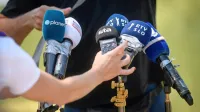 Medijski zakoni ne tepejo le javne RTV in STA, ampak spreminjajo 
celotno medijsko krajino, opozarja dr. Sandra Bašić Hrvatin. 