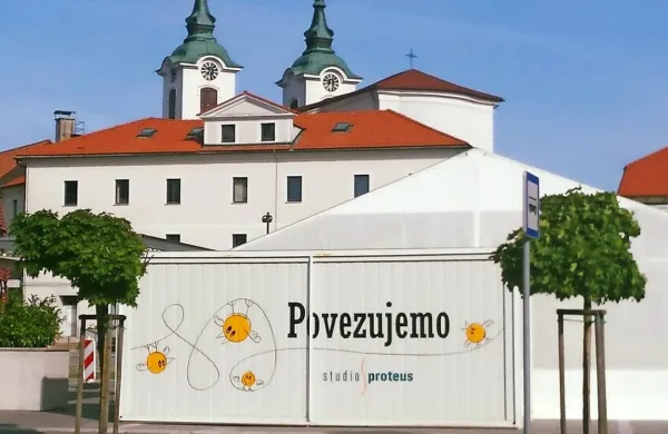 Novi lastnik Studia Proteus, A1 Slovenija, naj bi omogočil tudi 
nova vlaganja v omrežje na območju Postojne.   