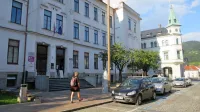 Črni Vrh in Idrija (na fotografiji) se bosta ogrevala ceneje, a bosta 
morala nova koncesionarja v sistema daljinskega ogrevanja vložiti 
precej denarja.