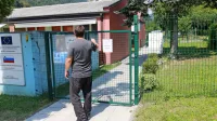 Po odkritju okužbe mora v karanteno več kot 20 zaposlenih in 
otrok. Vrtec je odprt, a veliko staršev včeraj  otrok ni pripeljalo. 