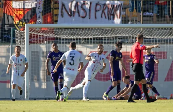 Stefan Stevanović (št. 90) bo v prihodnji sezoni igral za kanarčke.