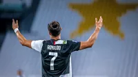 Cristiano Ronaldo je postal prvi nogometaš, ki je zabil vsaj 50 
zadetkov v španski la ligi (311), angleški premier league (84) in  
italijanski serie A (51). 