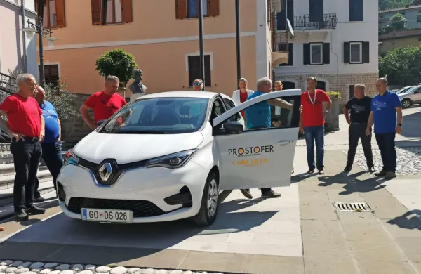 Storitev brezplačnih prevozov starejših so uvedli v občini Kanal, 
jeseni bodo sledili v Bovcu, Kobaridu in predvidoma Novi Gorici. 