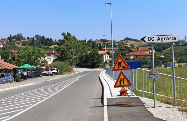 Od jutri bo cesta v Drnovku, kjer bodo zgradili krožišče, mesec dni deloma in občasno tudi 
popolnoma zaprta za promet. 