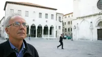 Delček dokumentarca je posvečen tudi pesnikovemu življenju v 
Kopru.
