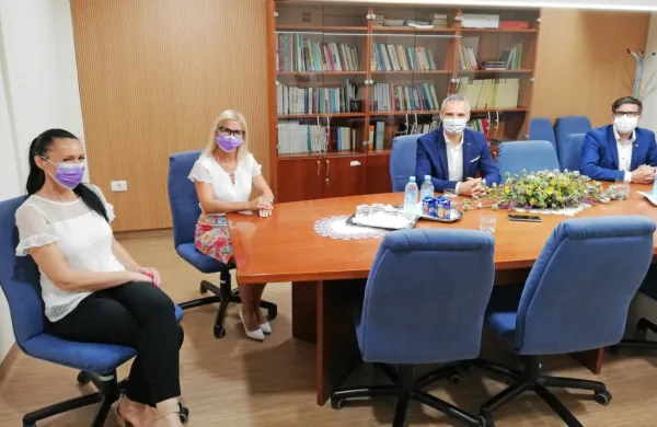 Emanuela Rebec in  Kristina Zadel Škrabolje, pomočnica in direktorica enote CSD, sta stanje na 
Bistriškem predstavili  ministru  Janezu Ciglerju Kralju in bistriškemu poslancu Andreju Černigoju.
