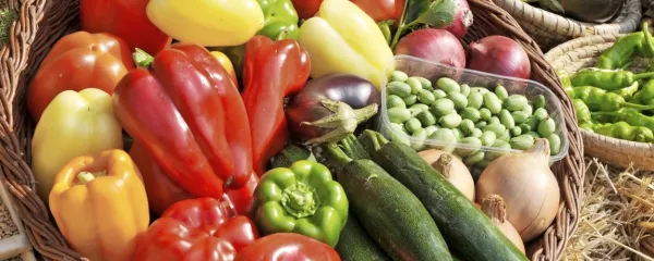

Rdeča paprika vsebuje največ betakriptoksantina, ki zmanjšuje 
tveganje za angino pektoris.