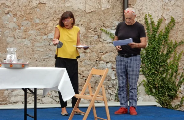 Po dramska igralca za uprizoritev odlomka iz Tavčarjevega Pekla 
organizatorjem ni bilo treba daleč, saj sta Maja Blagovič in 
Vladimir Jurc njihova krajana. 