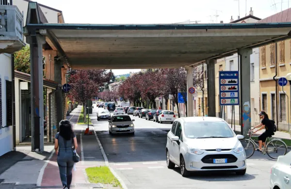  Italijanska vlada se ni ni odločila zapreti nekdanjih maloobmejnih 
prehodov, kljub temu da so to zahtevali v vrhu dežele FJK ter 
goriški in tržaški prefekt. 