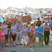 Izola je v središču boja za Desus