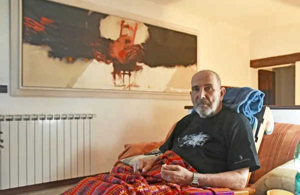  Klavdij Palčič na platnu prepleta tradicionalne slikarske poteze  in  zamahe  moderne umetnosti. 