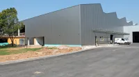 Podjetje Intra Lighting v industrijski coni nekdanjega Cimosa že  
prenavlja in širi objekte.