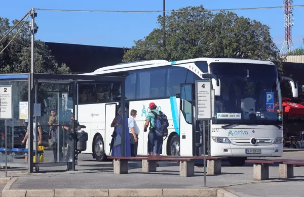 V Arrivi poudarjajo, da vseskozi delujejo v skladu s priporočili 
NIJZ.