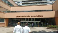 

Sara Mikuž zaradi strokovne napake toži UKC Ljubljana za več kot 
pol milijona evrov.