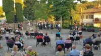 Dvorišče Hiše kulture v Sv. Antonu je v četrtek zvečer  postalo 
kulisa za prijeten istrski večer.