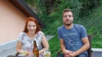Boštjan in Maja Pečar vidita v sadjarstvu veliko priložnost. 
Zgrabila jo bosta s proizvodnjo ciderja.