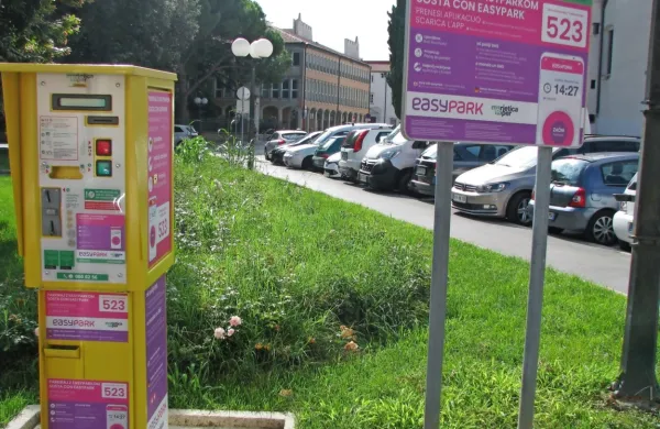 Podjetje Easypark je z aplikacijo za mobilne naprave, ki omogoča 
plačevanje parkirnine, prisotno v vseh štirih istrskih občinah. 