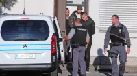 Koprsko tožilstvo je    Klemnu Kadivcu in Bojanu Stanojeviću (med 
pravosodnima policistoma) najprej  očitalo nasilništvo, zdaj pa 
ugrabitev in poskus ugrabitve.   