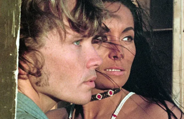 Bob Random in Oja Kodar v filmu Druga stran vetra