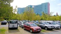 V začetku prihodnjega leta bodo  uvedli parkirnino. Koliko bo 
znašala, še ni določeno. 