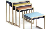 Geometrija barv. Za malo manj kot 1800 evrov lahko pri nemškem 
podjetju Einrichten Design naročite serijo mizic - Bauhaus Nesting 
Tables.
