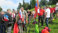Pohodniki v spomin na prenos ranjencev avgusta leta 1944 iz treh smeri so se letos prvič srečali 
na Vojščici.