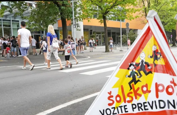 Za mnoge prvošolčke bo jutrišnji dan posebno doživetje.
