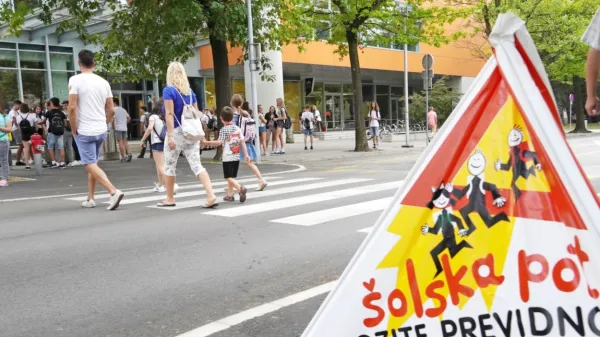 Za mnoge prvošolčke bo jutrišnji dan posebno doživetje.