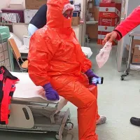 V ambulantah za covid-19 je nujna uporaba zaščitne opreme, ki jo 
morajo, tako kot vse ostale stroške doslej, plačati ZD sami.  
