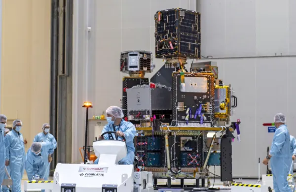 Slovenska satelita sta del prvega preizkusa koncepta za odprave 
malih vesoljskih plovil, imenovanega Small Spacecraft Mission 
Service (SSMS). 